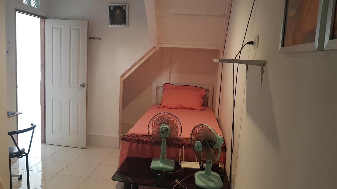 Sam'S Place Бангкок Номер фото
